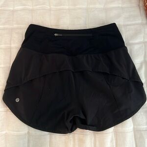 Lululemon speed up high rise shorts 2.5”